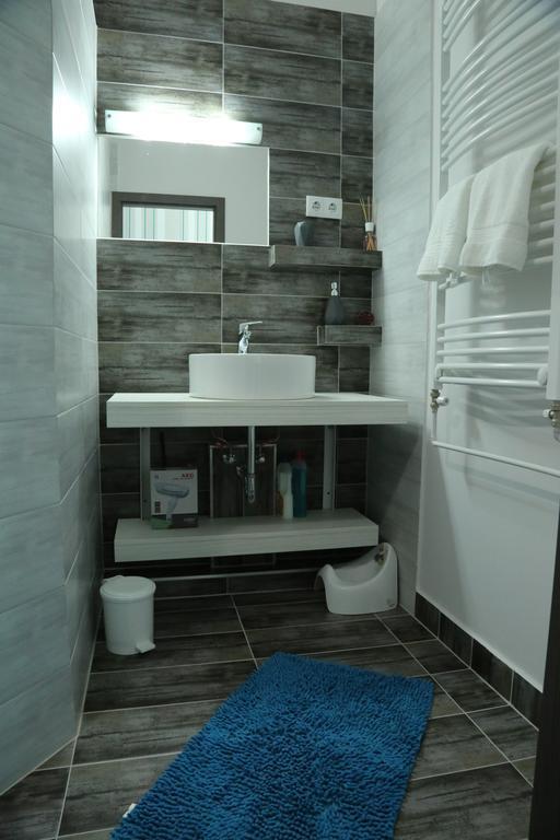 Szofi Apartman ハイデゥソボスロー エクステリア 写真