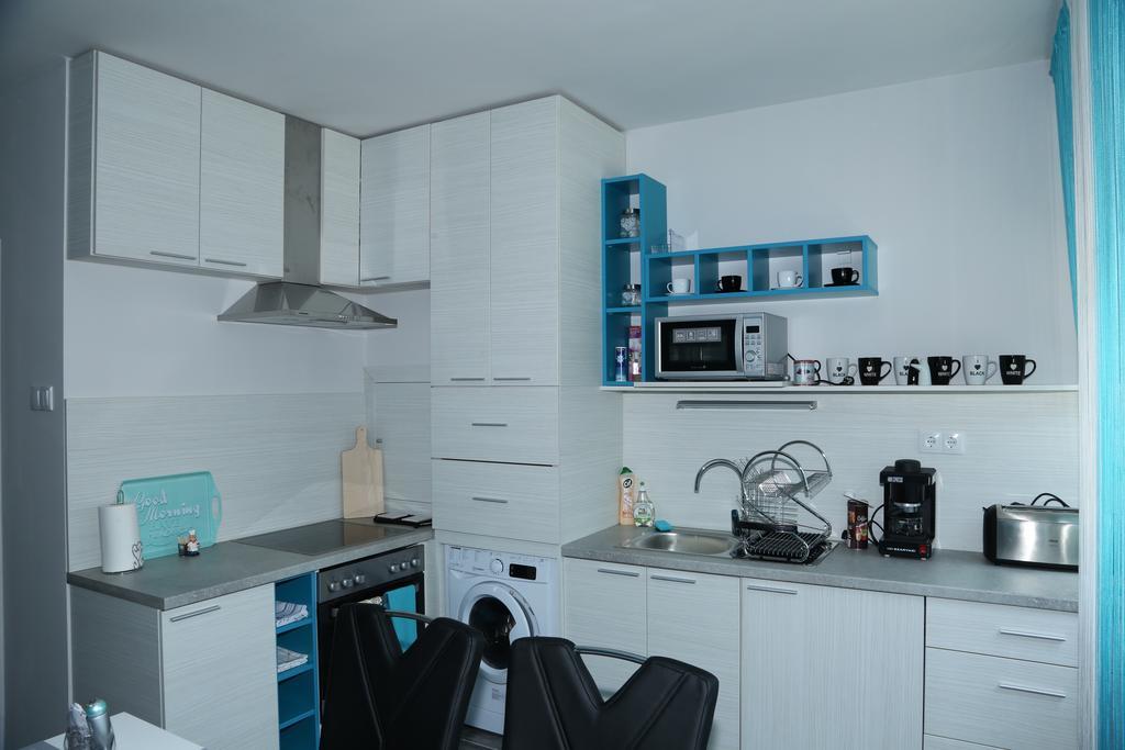 Szofi Apartman ハイデゥソボスロー エクステリア 写真
