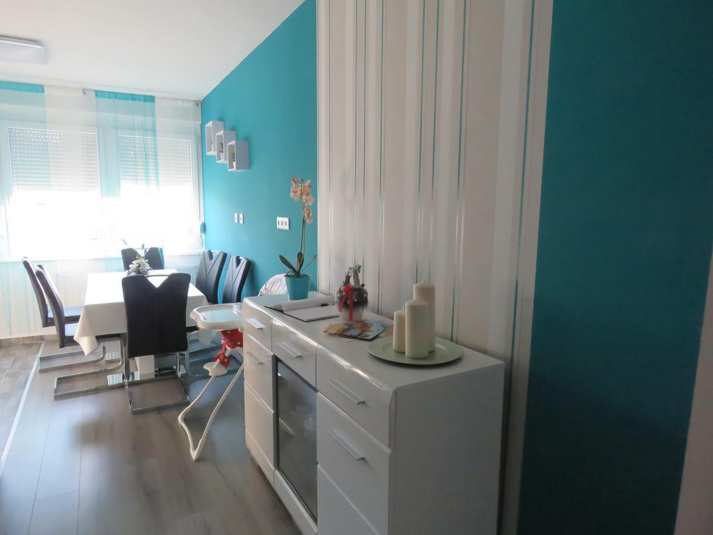 Szofi Apartman ハイデゥソボスロー エクステリア 写真