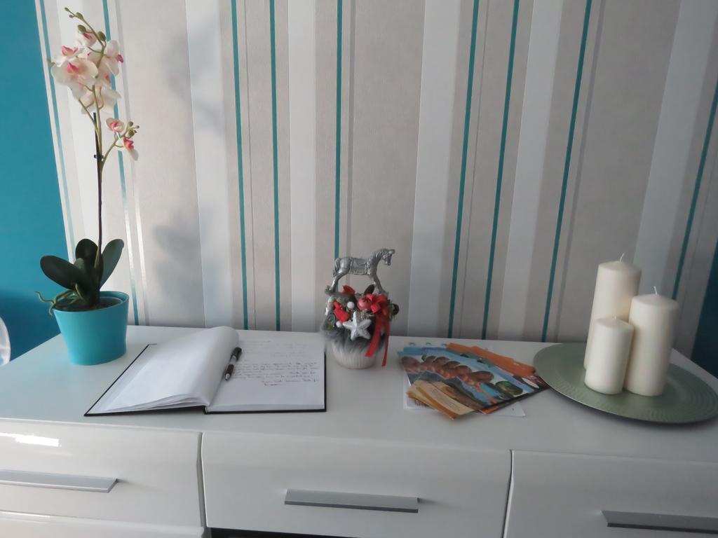 Szofi Apartman ハイデゥソボスロー エクステリア 写真